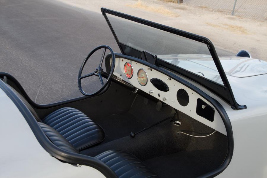 Интерьер Crosley Hot Shot Roadster 1949 года  (фото 4 из 20)